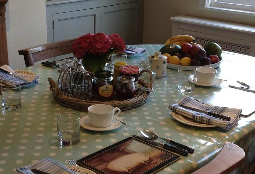 Bed and Breakfast Ivy Cottage