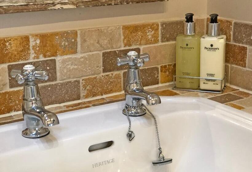 Bed and Breakfast Ivy Cottage