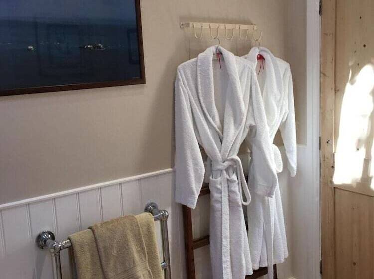 Bed and Breakfast Ivy Cottage