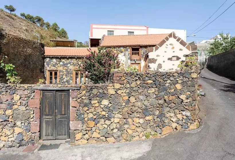 Homelike Charming Rustic House El Pinar