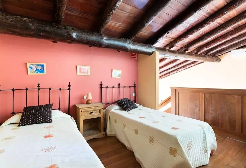 Homelike Charming Rustic House El Pinar
