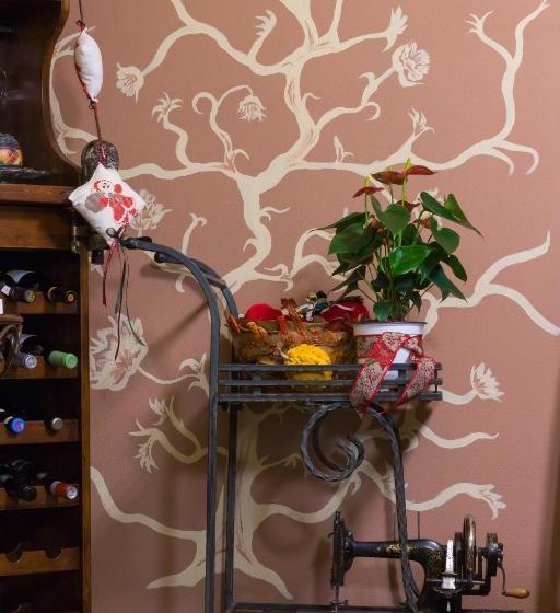 فندق Akrolimnion