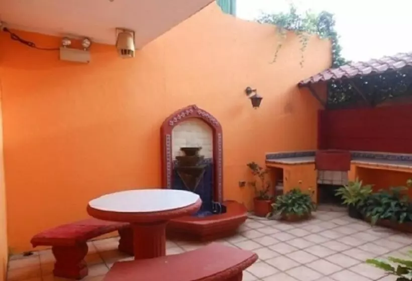 هتل Ara Macao Inn