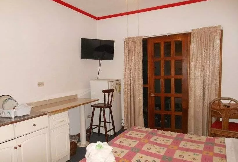 هتل Ara Macao Inn