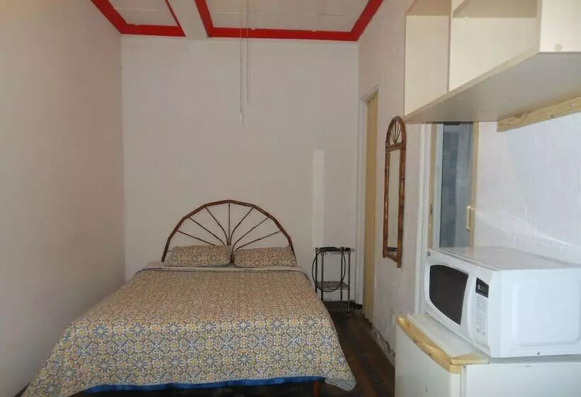هتل Ara Macao Inn