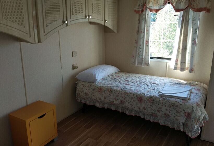 فندق Camping Iznate