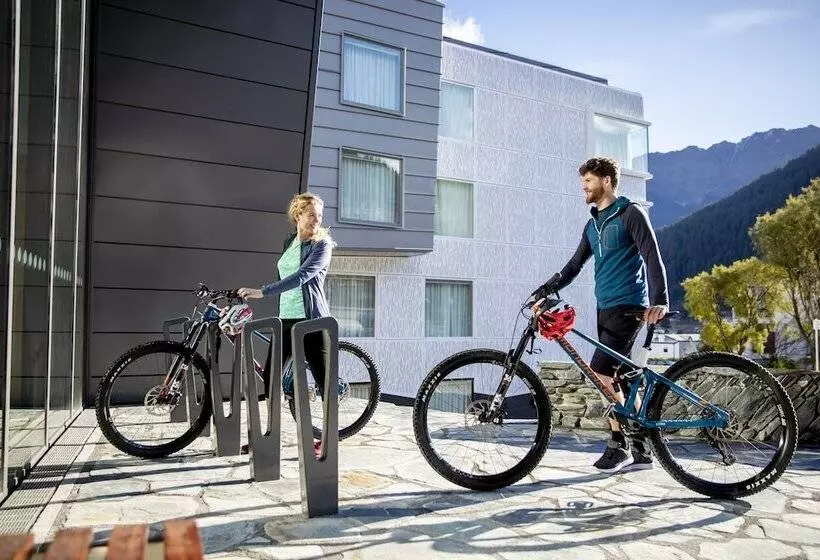 Hotelli Holiday Inn Express & Suites Queenstown, An Ihg