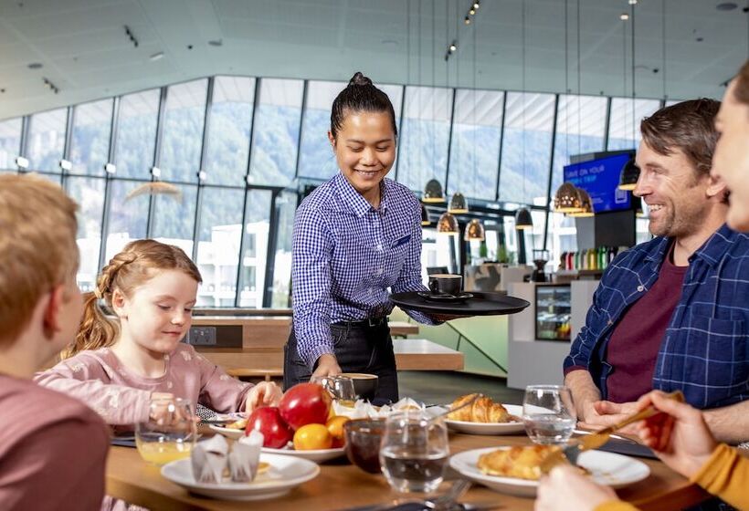 호텔 Holiday Inn Express & Suites Queenstown, An Ihg