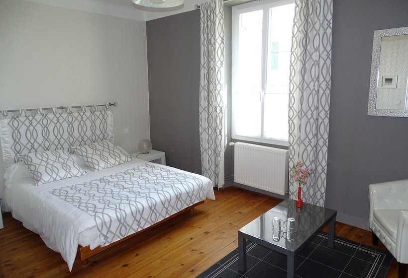 פנסיון A La Vill Adour