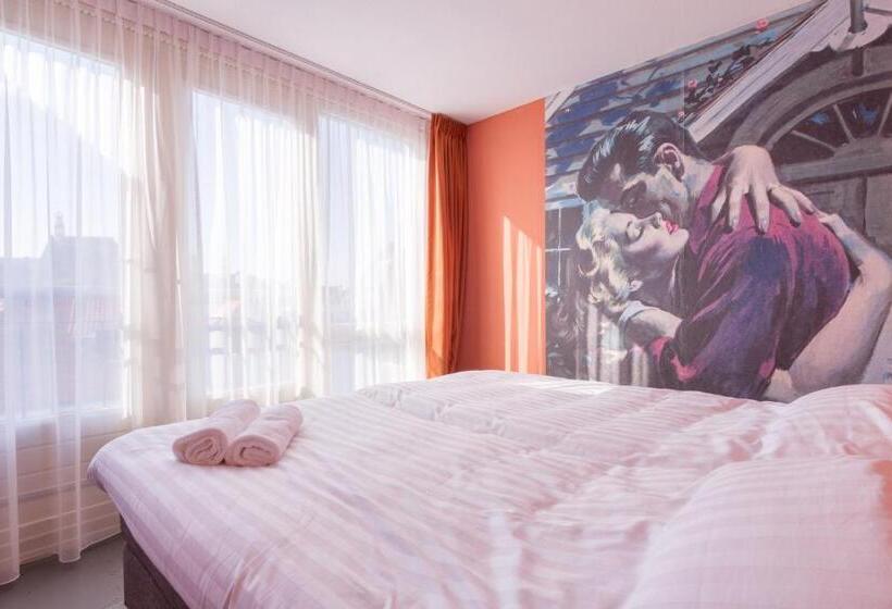 Pink Flamingo Boutique Hostel