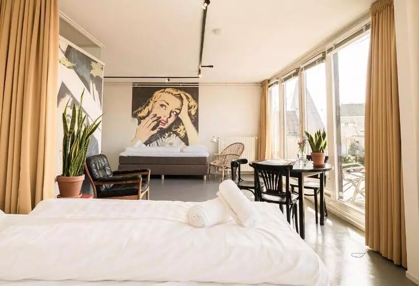 Pink Flamingo Boutique Hostel