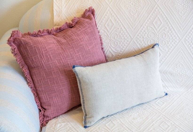 Sunny, Bright And Quiet Apartment, By Timecooler