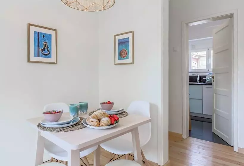 Sunny, Bright And Quiet Apartment, By Timecooler