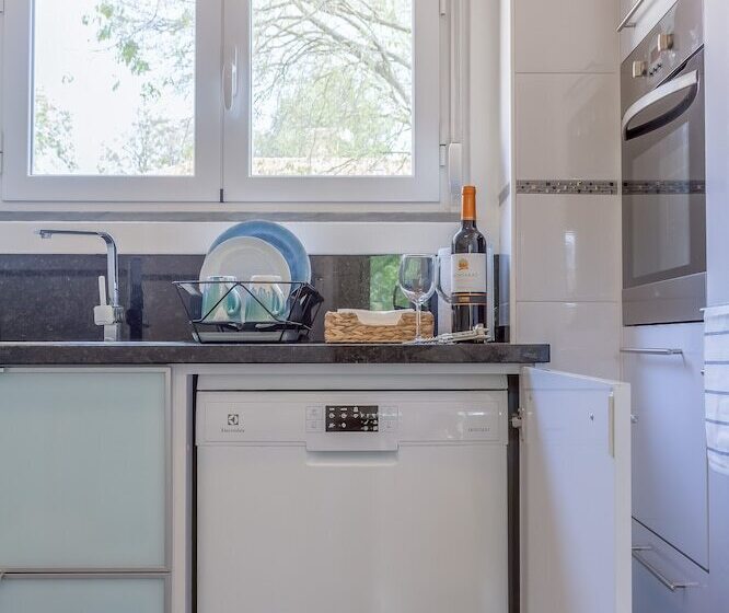 Sunny, Bright And Quiet Apartment, By Timecooler