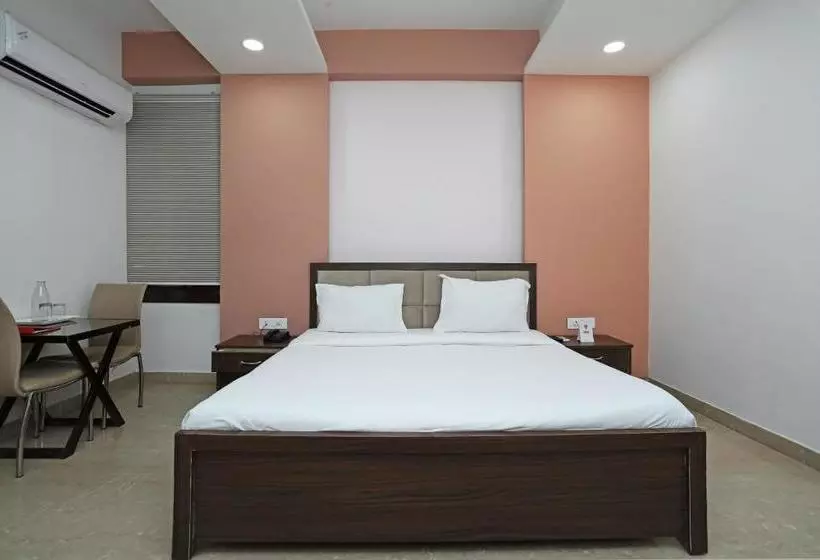 ホテル Spot On 64406 Ssr Lodging House