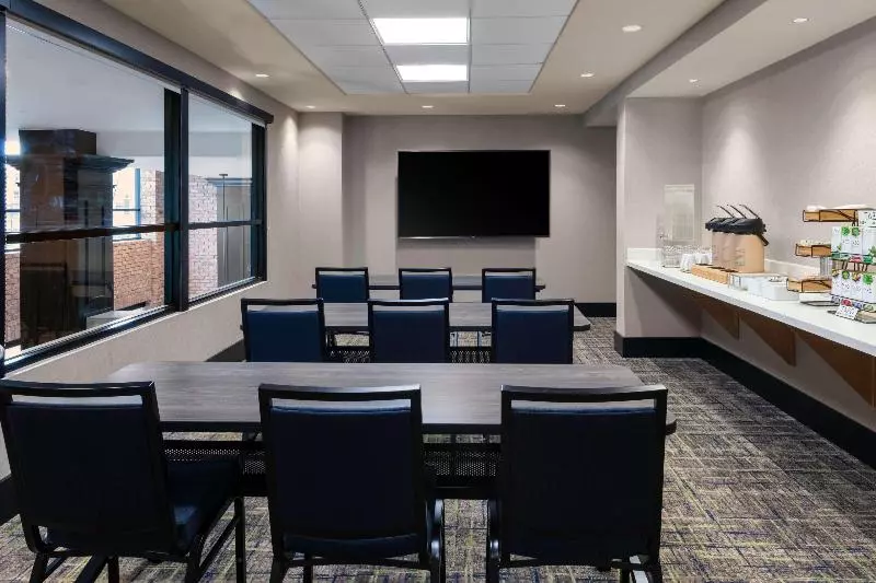 هتل Hyatt House Nashville Downtown Convention Center