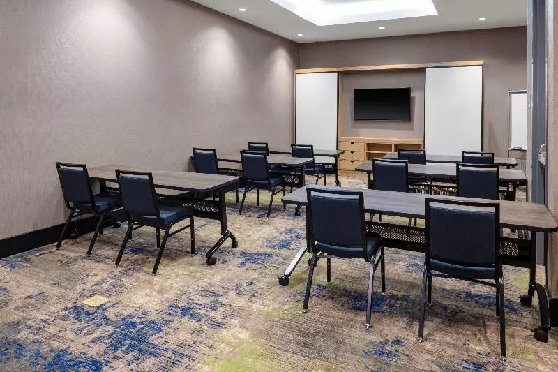 هتل Hyatt House Nashville Downtown Convention Center