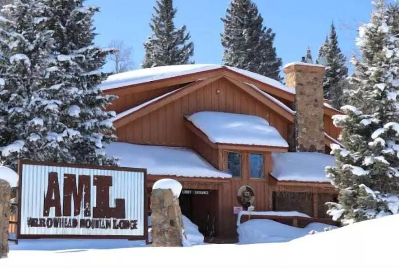 Отель Arrowhead Mountain Lodge