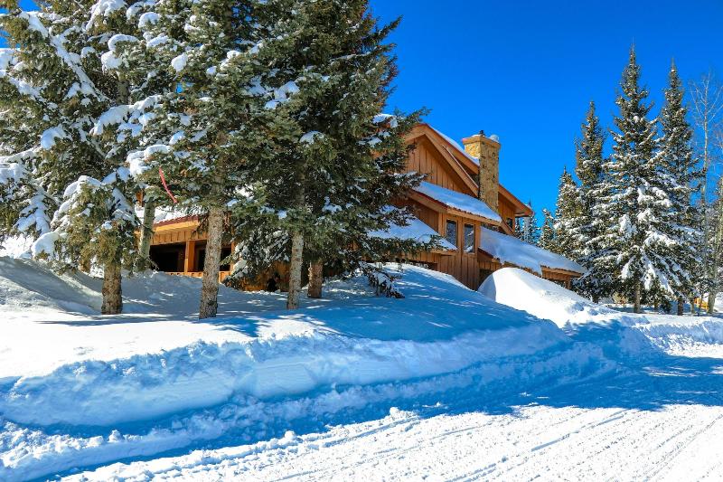 Отель Arrowhead Mountain Lodge