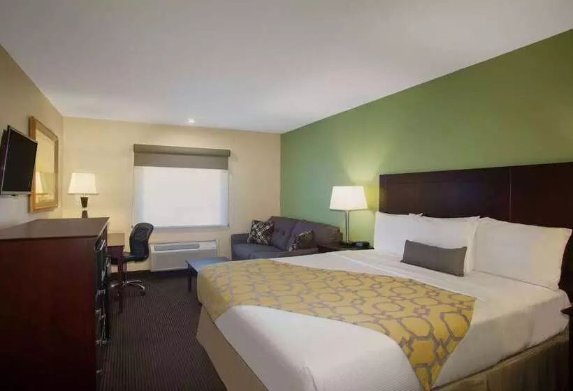 בית מלון כפרי Baymont By Wyndham Jefferson City