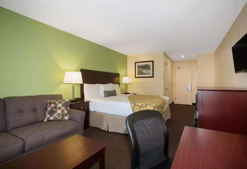 בית מלון כפרי Baymont By Wyndham Jefferson City