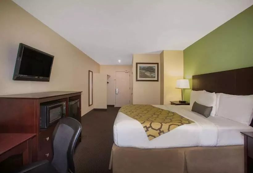 בית מלון כפרי Baymont By Wyndham Jefferson City