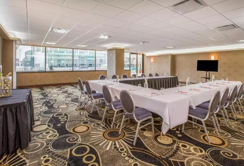 ホテル Fort Pontchartrain Detroit, A Wyndham