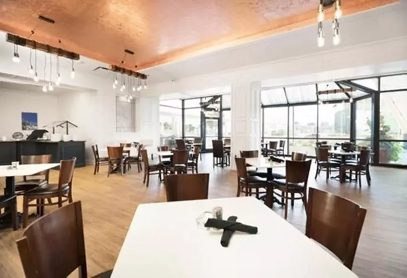 ホテル Fort Pontchartrain Detroit, A Wyndham