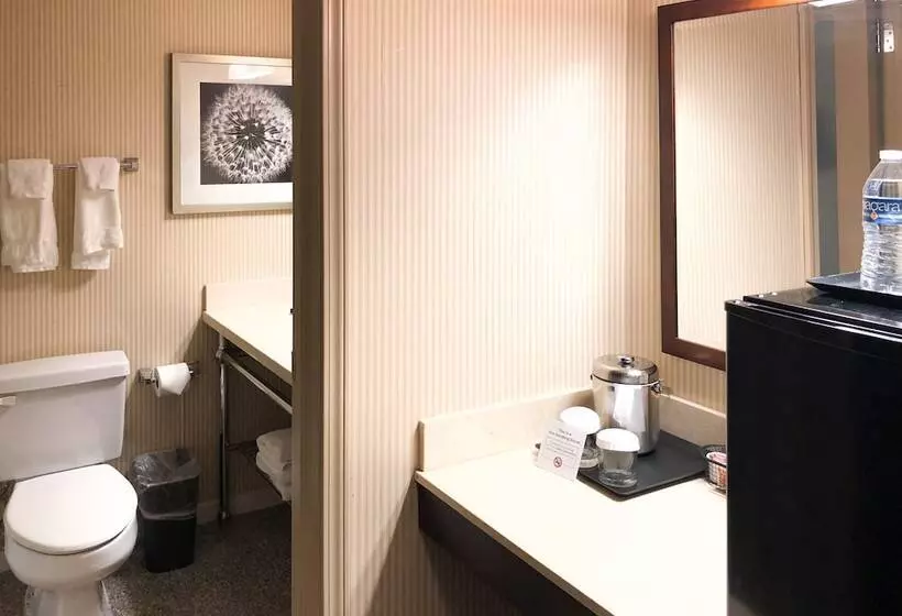 ホテル Fort Pontchartrain Detroit, A Wyndham