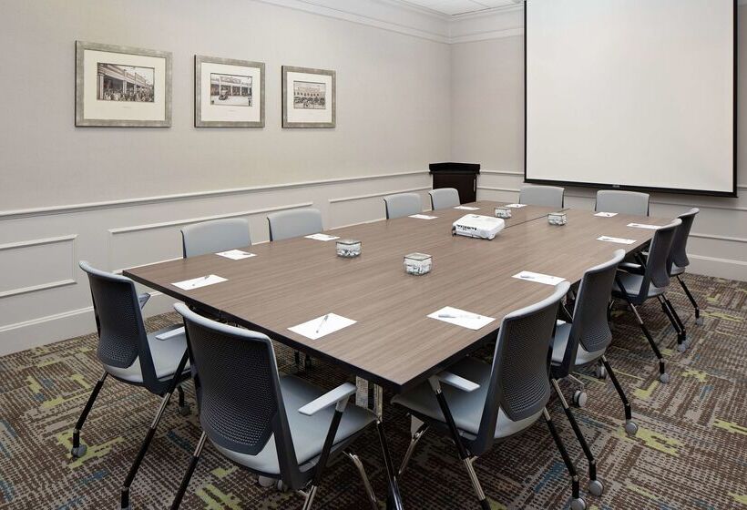 בית מלון כפרי Hampton Inn Louisville Downtown