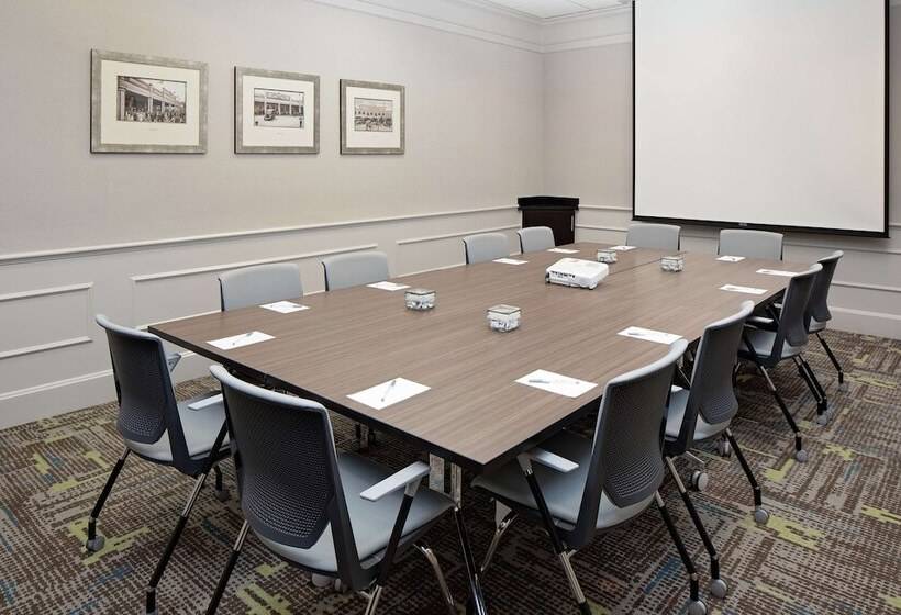 בית מלון כפרי Hampton Inn Louisville Downtown