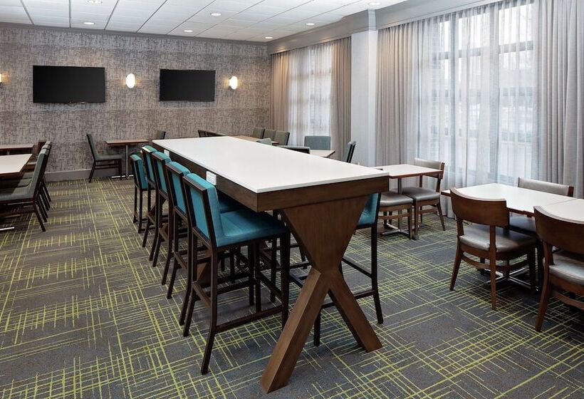 בית מלון כפרי Hampton Inn Louisville Downtown