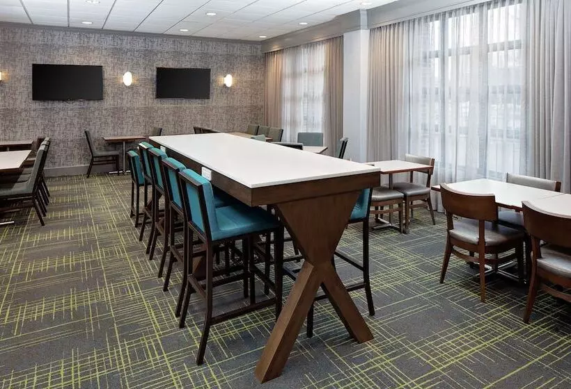 ホテル Hampton Inn Louisville Downtown