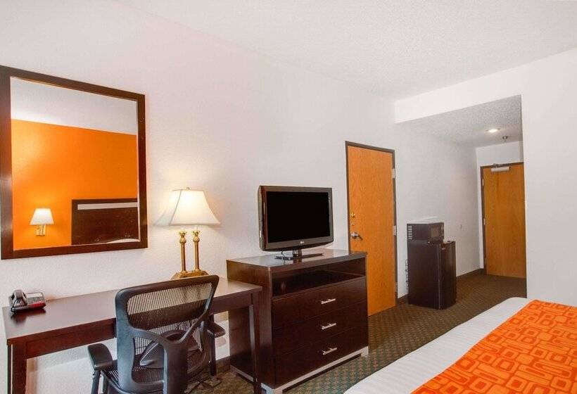 هتل Howard Johnson By Wyndham Beckley