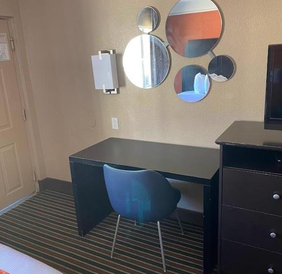 Otel Howard Johnson By Wyndham Historic Lake Charles