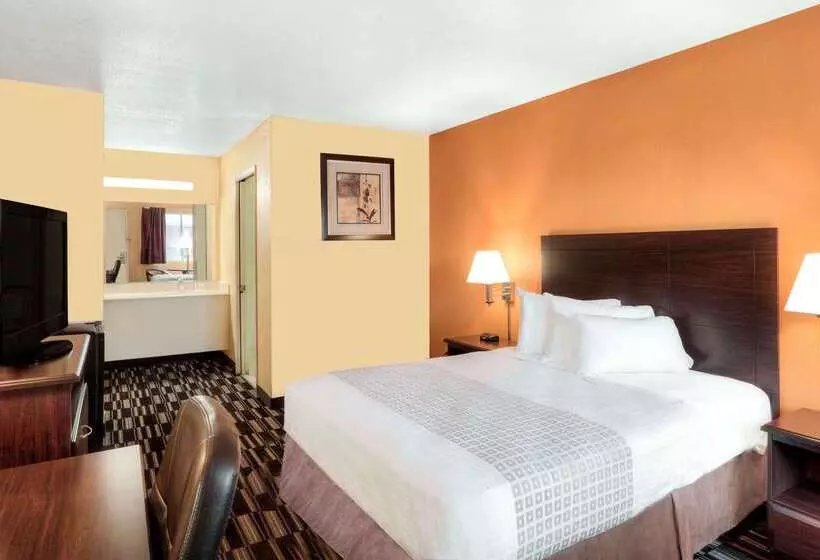 فندق Howard Johnson By Wyndham Modesto Ceres