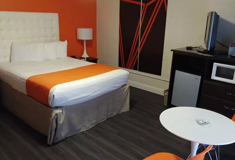 فندق Howard Johnson By Wyndham Modesto Ceres