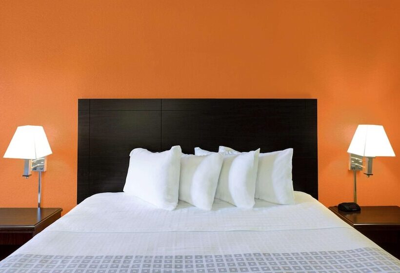 בית מלון כפרי Howard Johnson By Wyndham Modesto Ceres