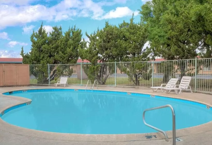 فندق Howard Johnson By Wyndham Modesto Ceres