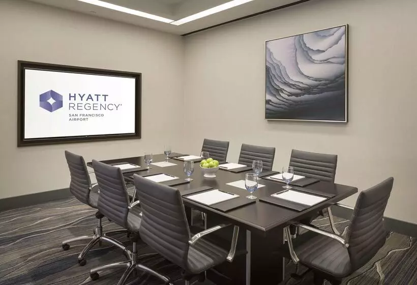 Отель Hyatt Regency San Francisco Airport