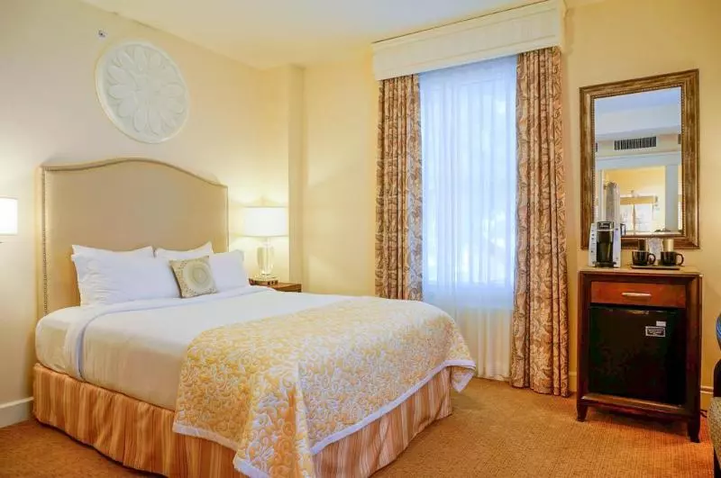 Отель Santa Barbara