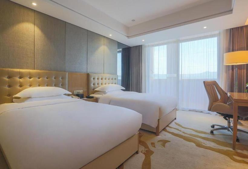 فندق Excellence International