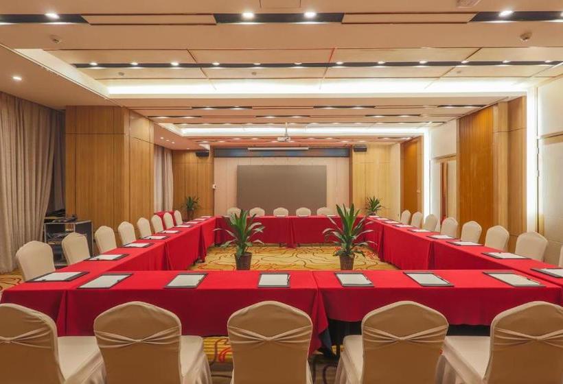 فندق Excellence International