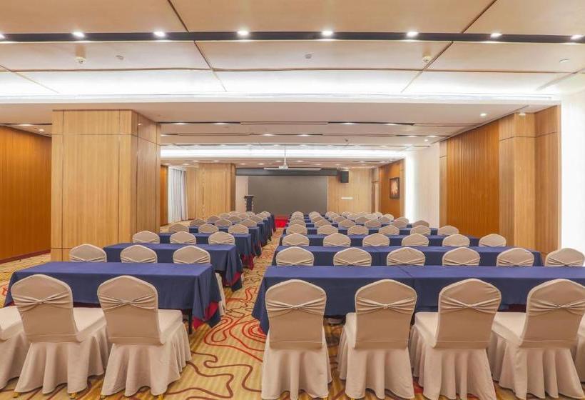 فندق Excellence International