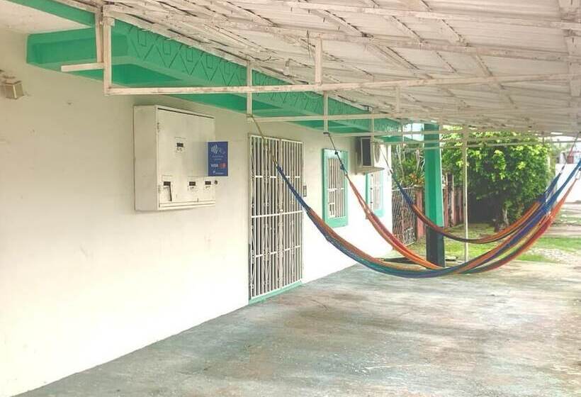 هتل Trinidad La Ceiba