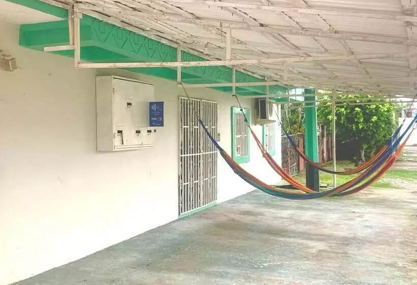 هتل Trinidad La Ceiba