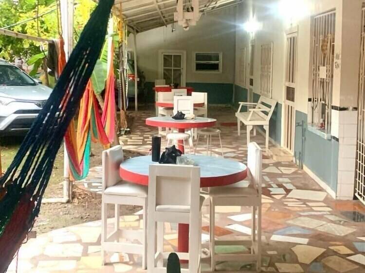 هتل Trinidad La Ceiba