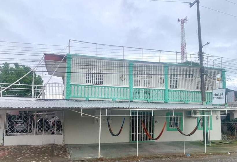 هتل Trinidad La Ceiba