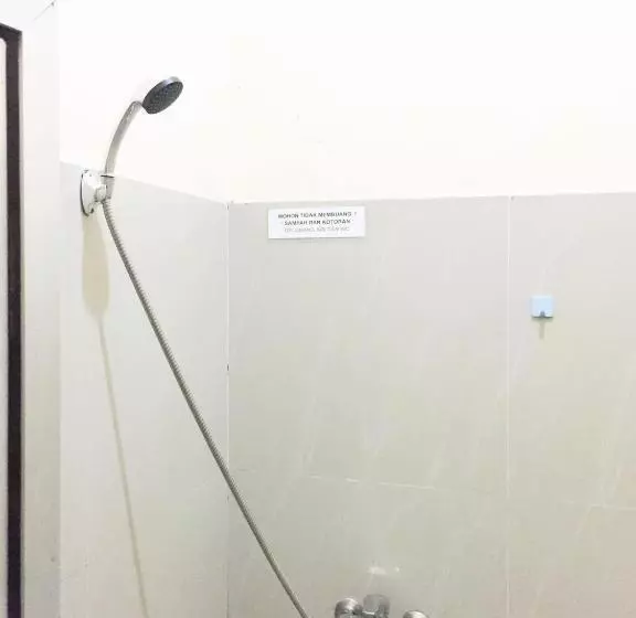 ホテル Grand Azizah Makassar Redpartner