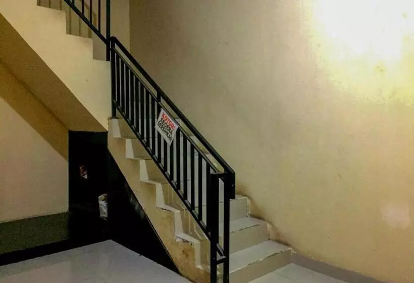 ホテル Grand Azizah Makassar Redpartner